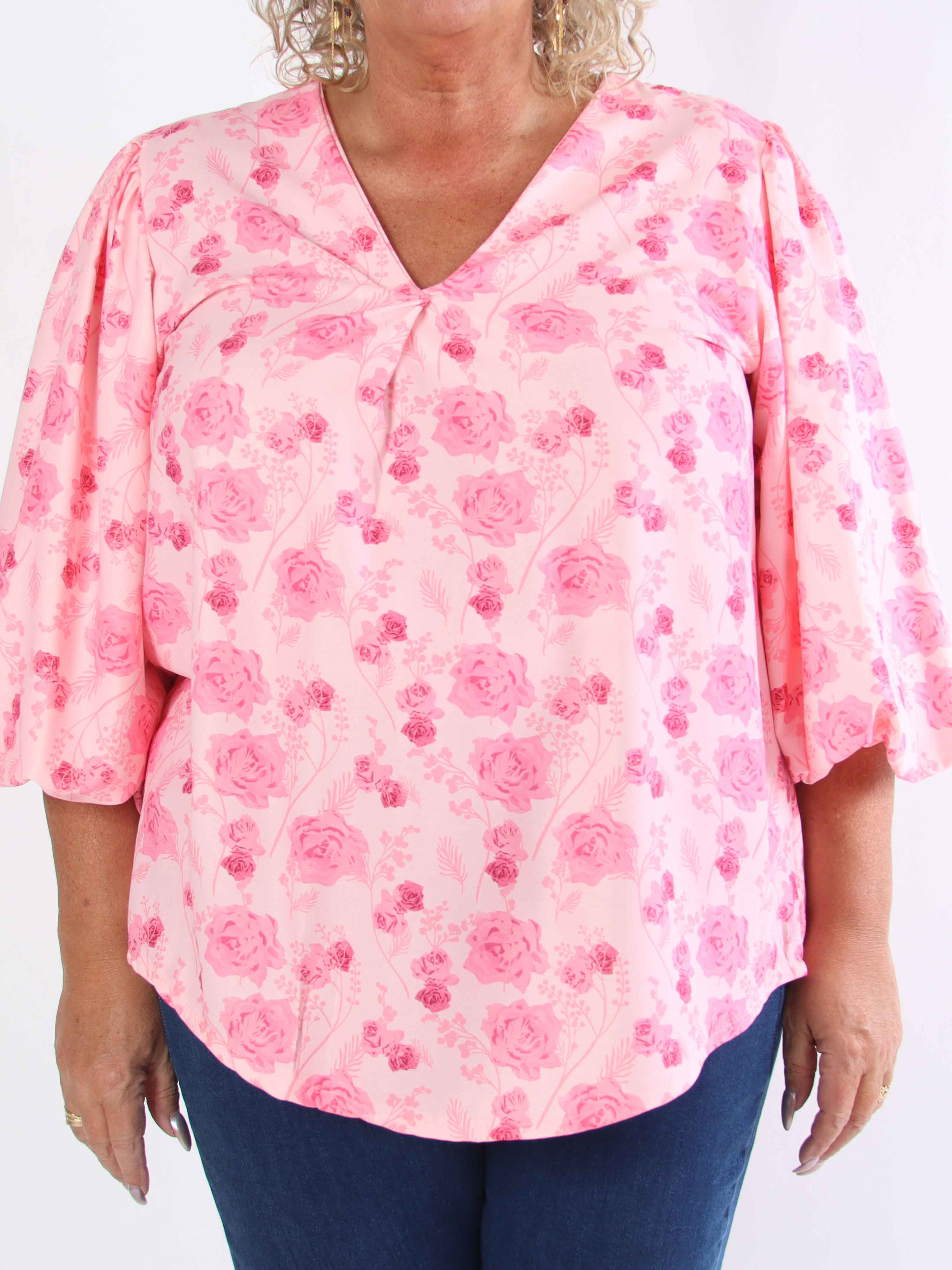 Lenora - Blommig plus size-tunika med puffärmar